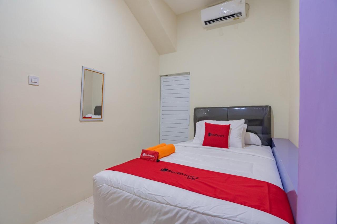 RedDoorz near Trans Studio Bandung 3 Bagian luar foto