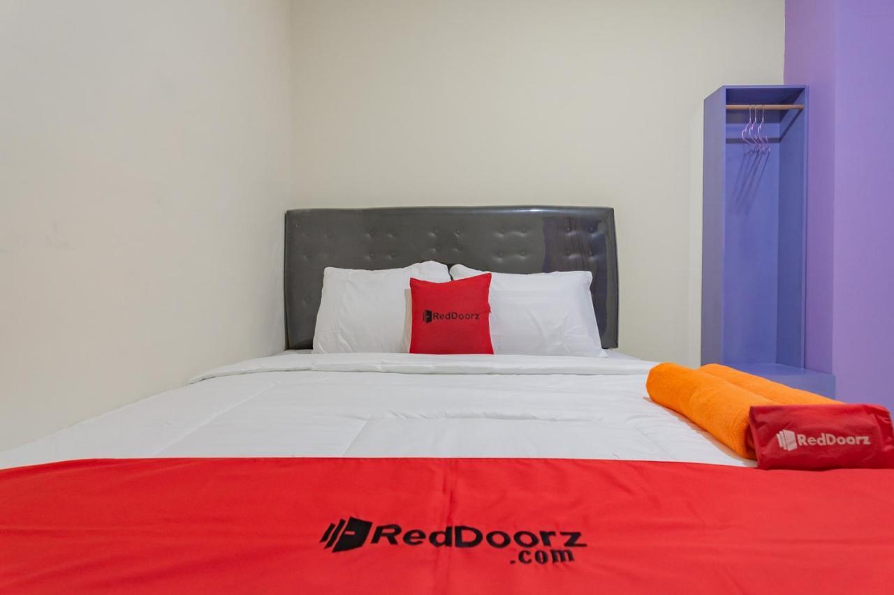 RedDoorz near Trans Studio Bandung 3 Bagian luar foto