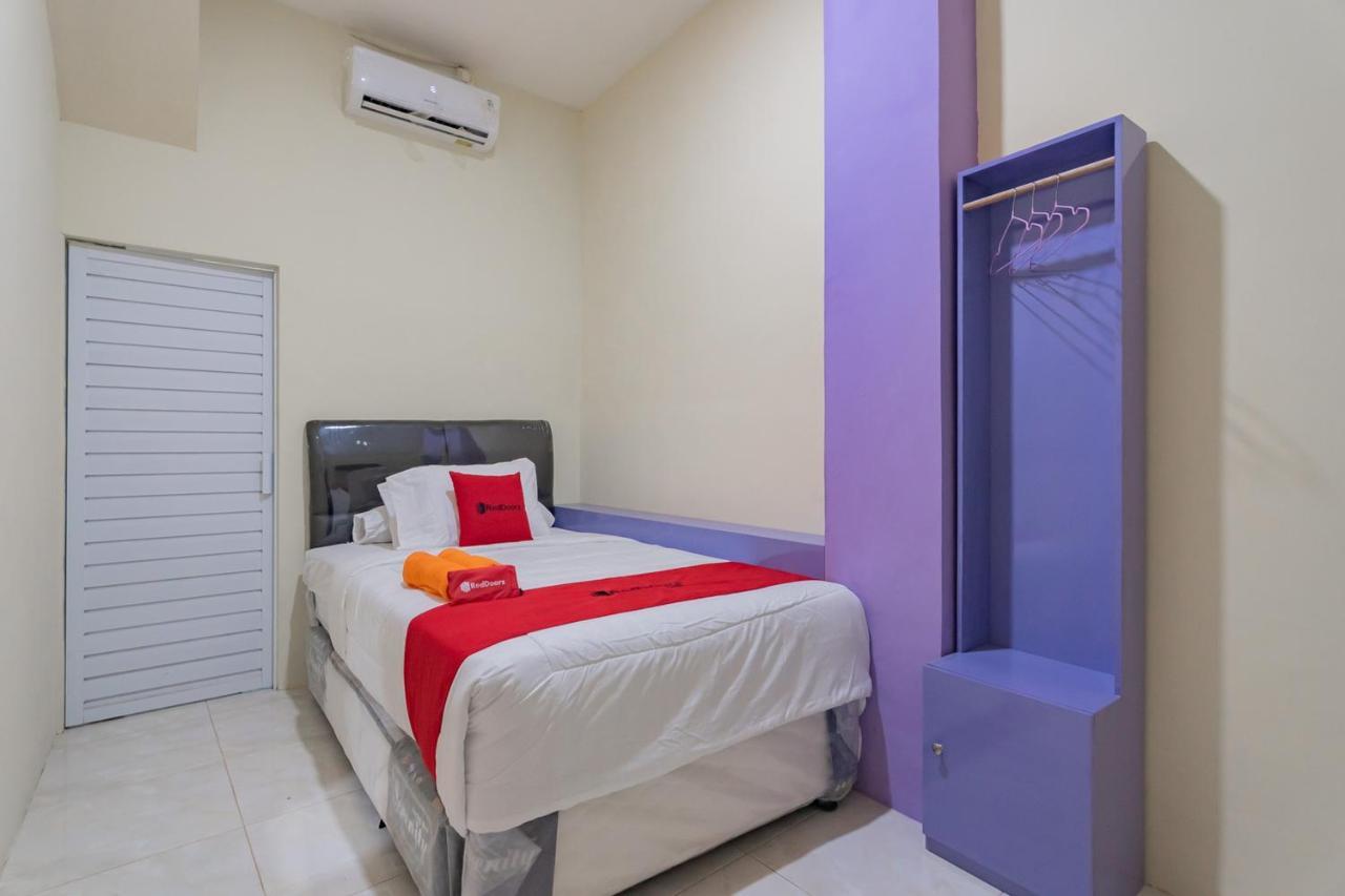 RedDoorz near Trans Studio Bandung 3 Bagian luar foto